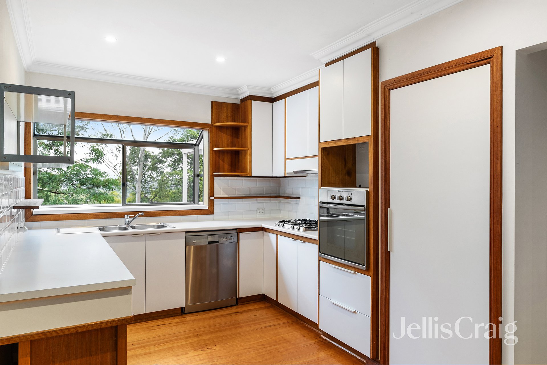 31 Albion Crescent, Greensborough image 4