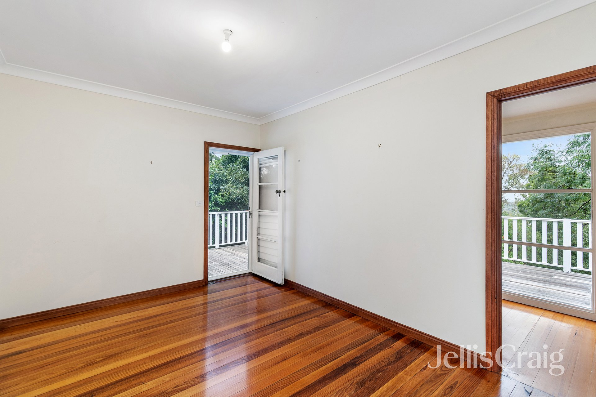 31 Albion Crescent, Greensborough image 5