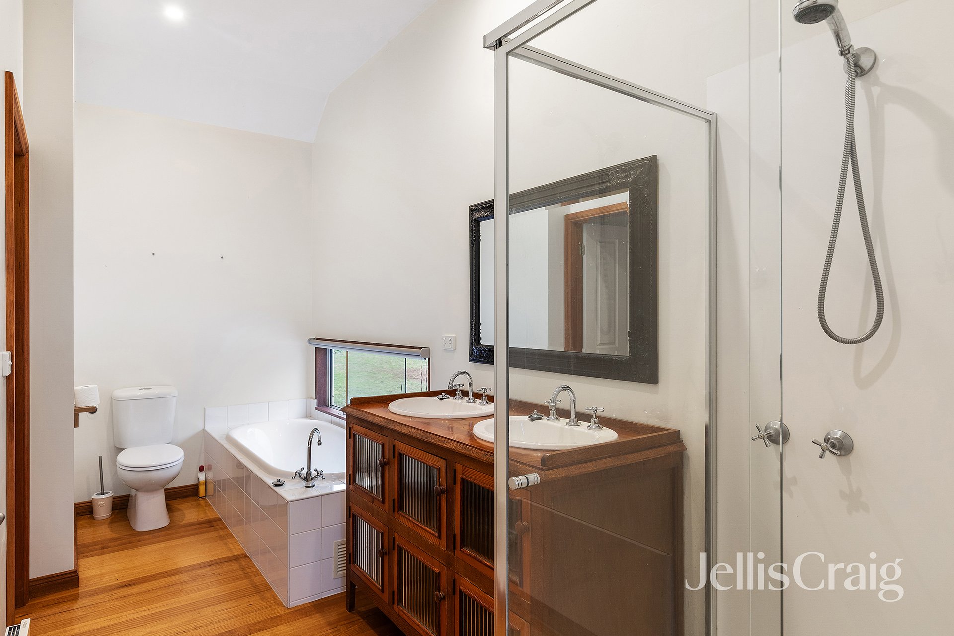 31 Albion Crescent, Greensborough image 8