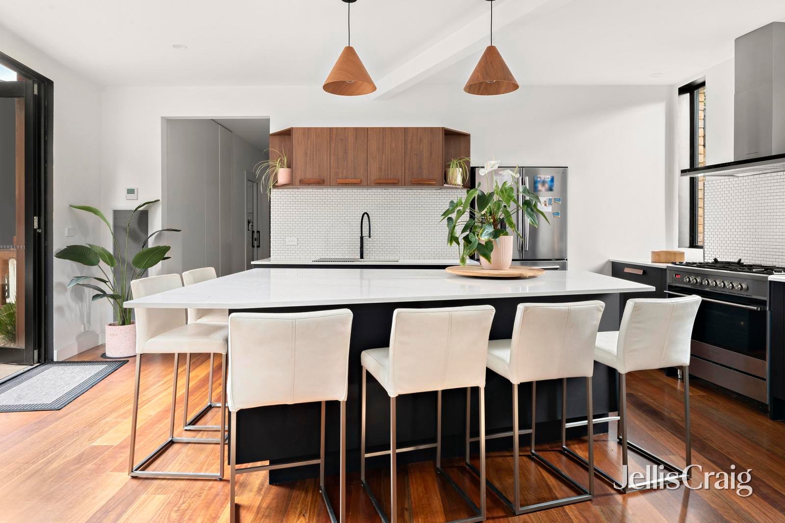 31 Alfred Road, Essendon image 6