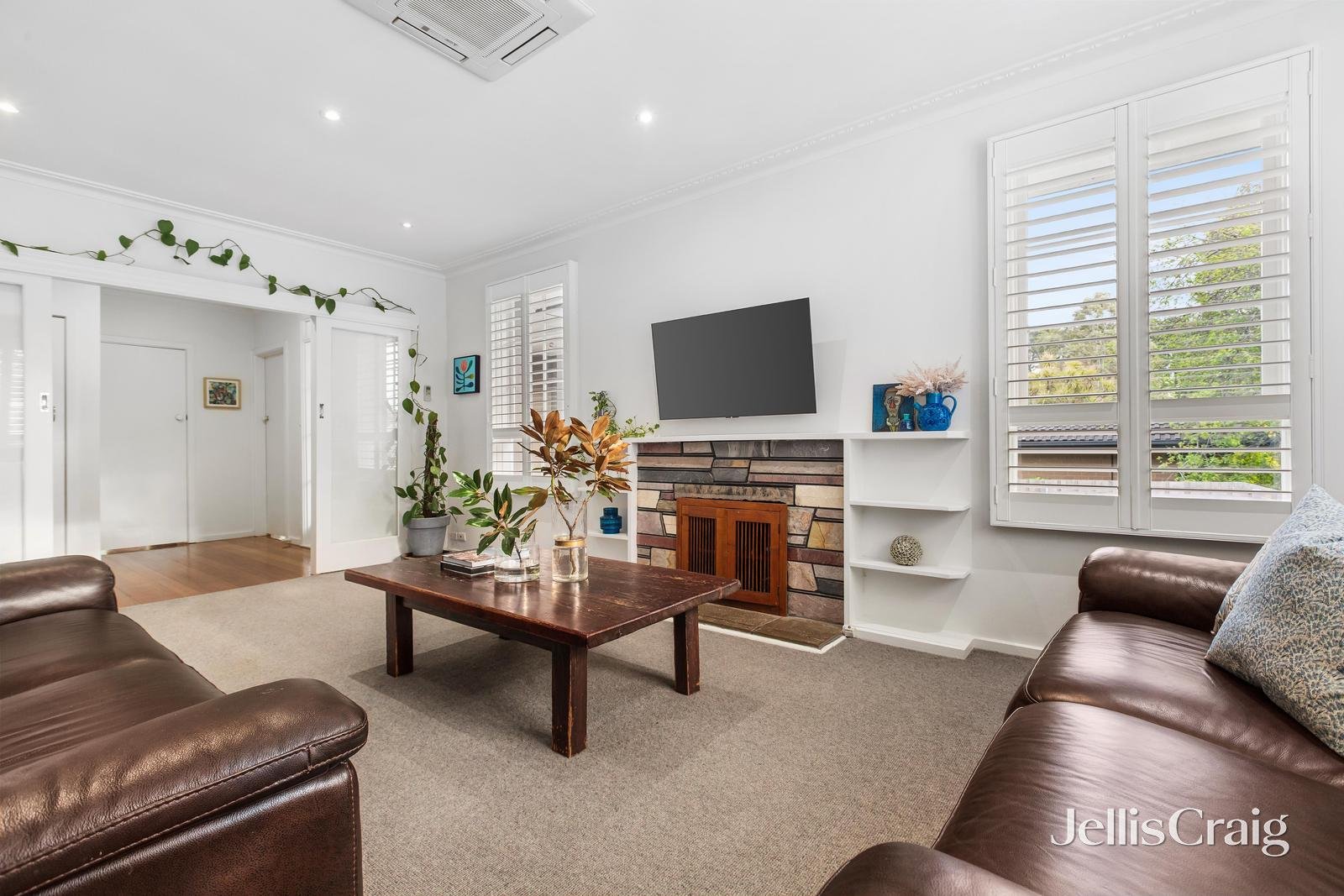 31 Astelot Drive, Donvale image 2
