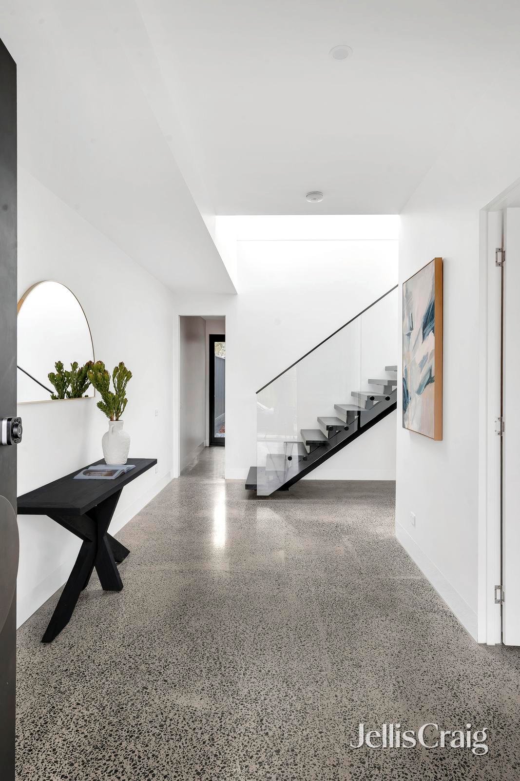 31 Balmoral Avenue, Brunswick East image 2