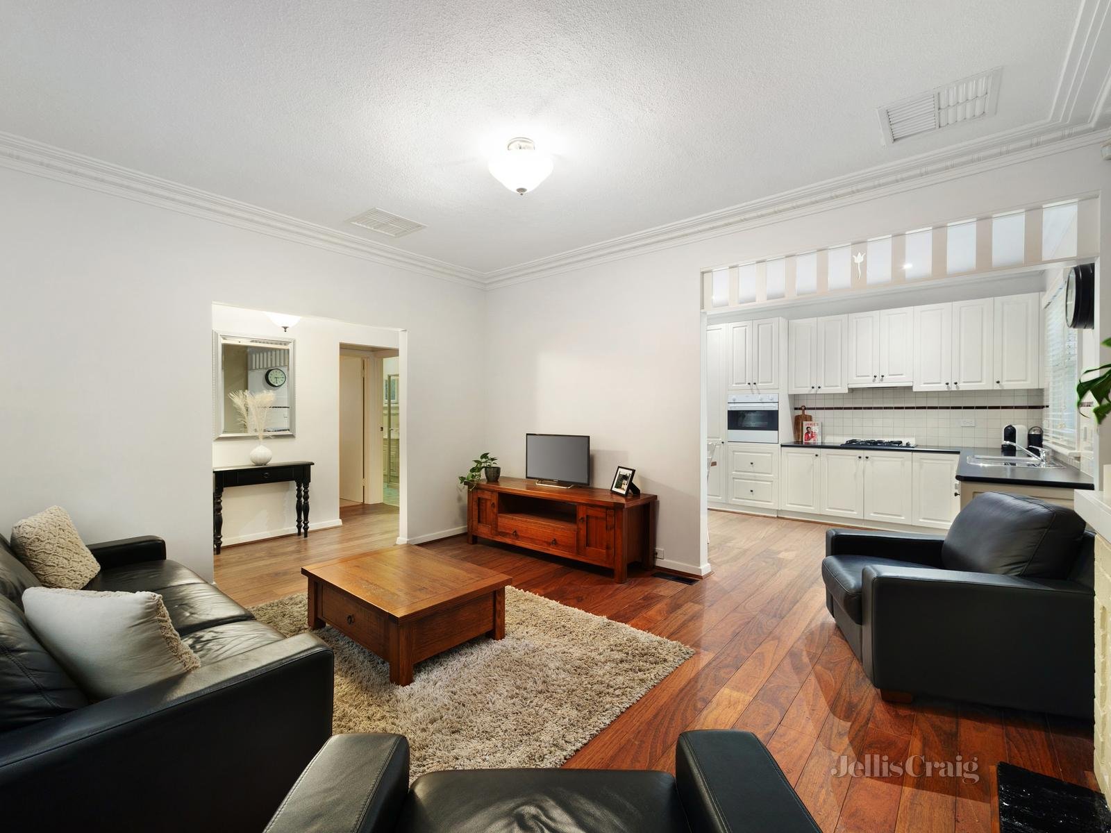 31 Beaconsfield Road, Briar Hill image 5