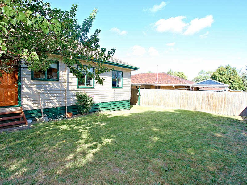 31 Belmont Road West, Croydon South image 6