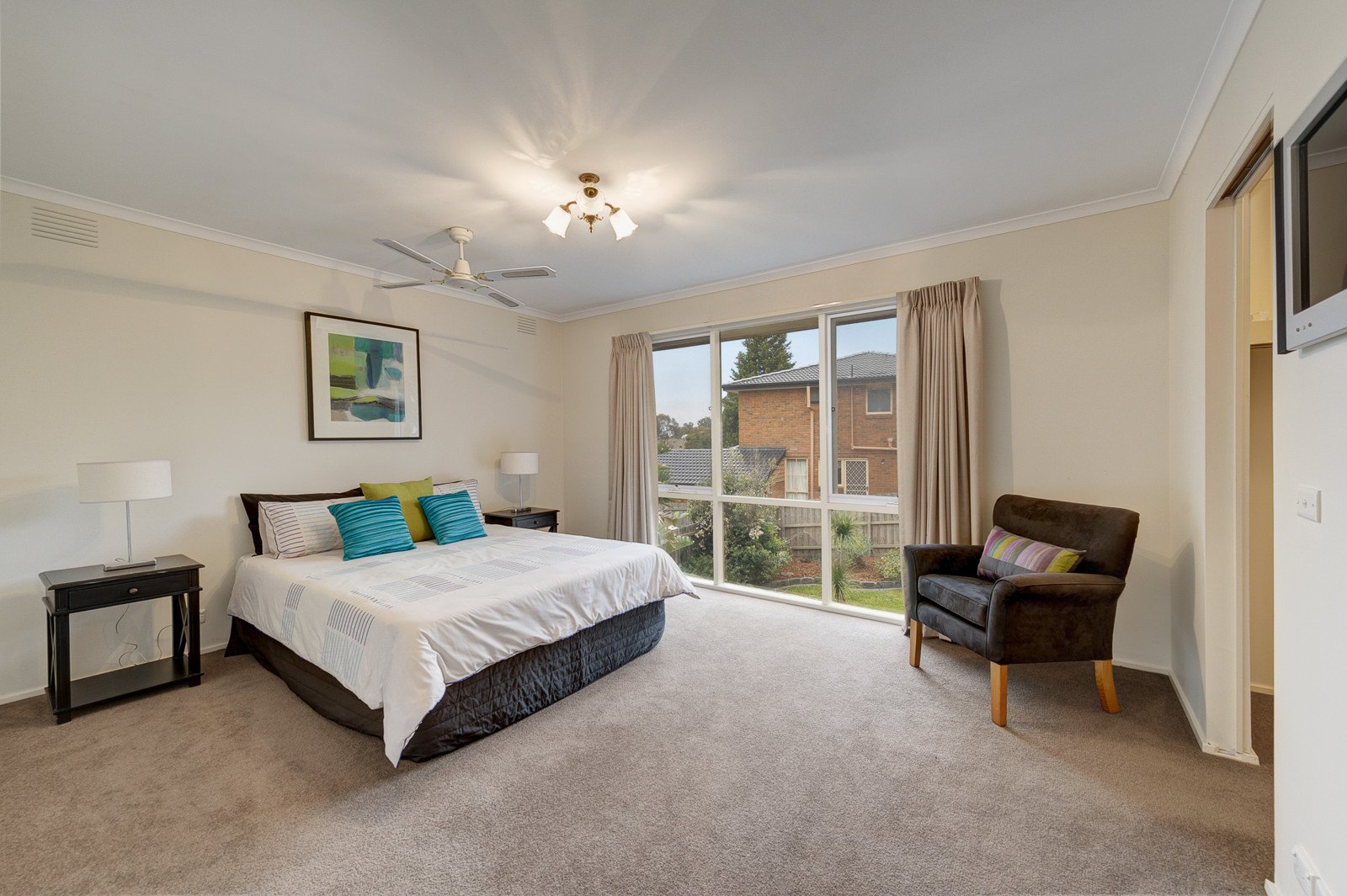 31 Beverly Hills Drive, Templestowe image 4