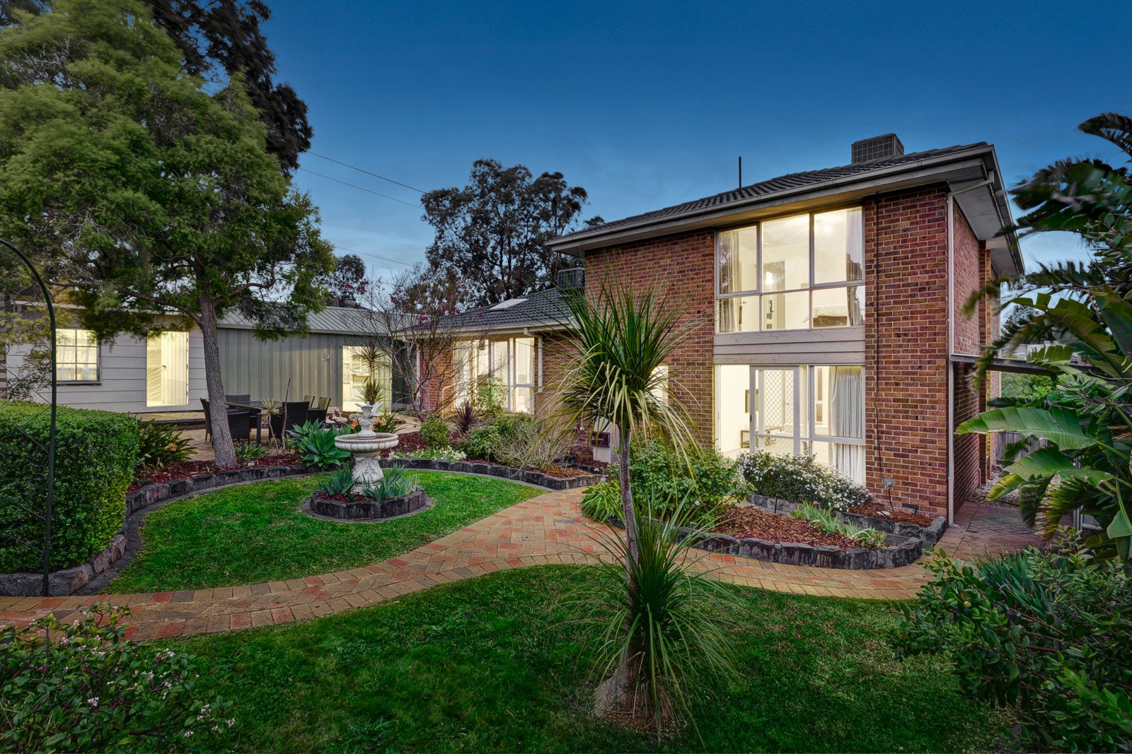 31 Beverly Hills Drive, Templestowe image 7