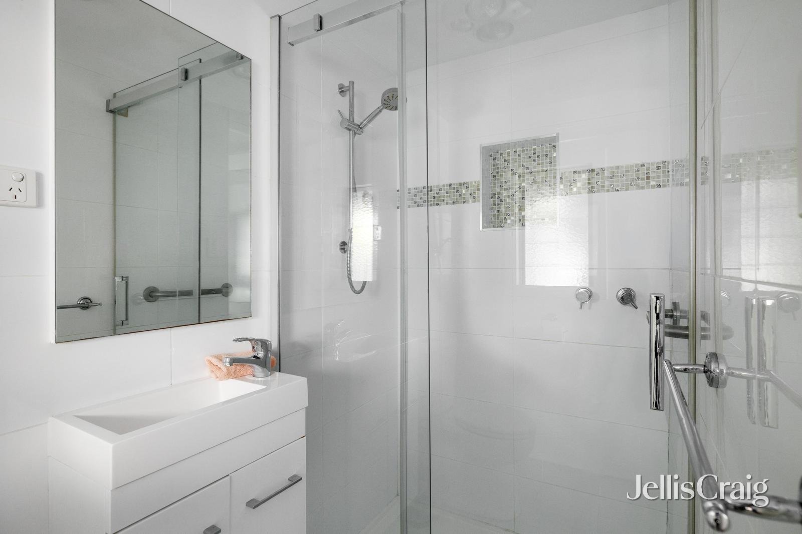 31 Bowen Street, Richmond image 6