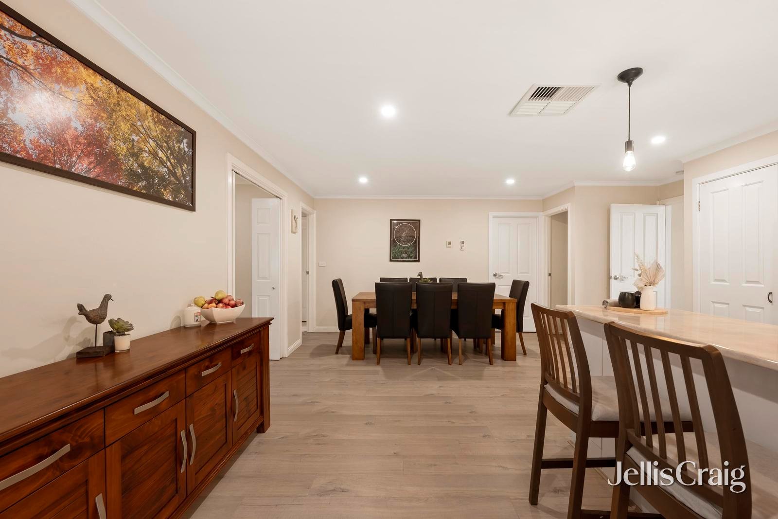 31 Chevalier Crescent, Mooroolbark image 4