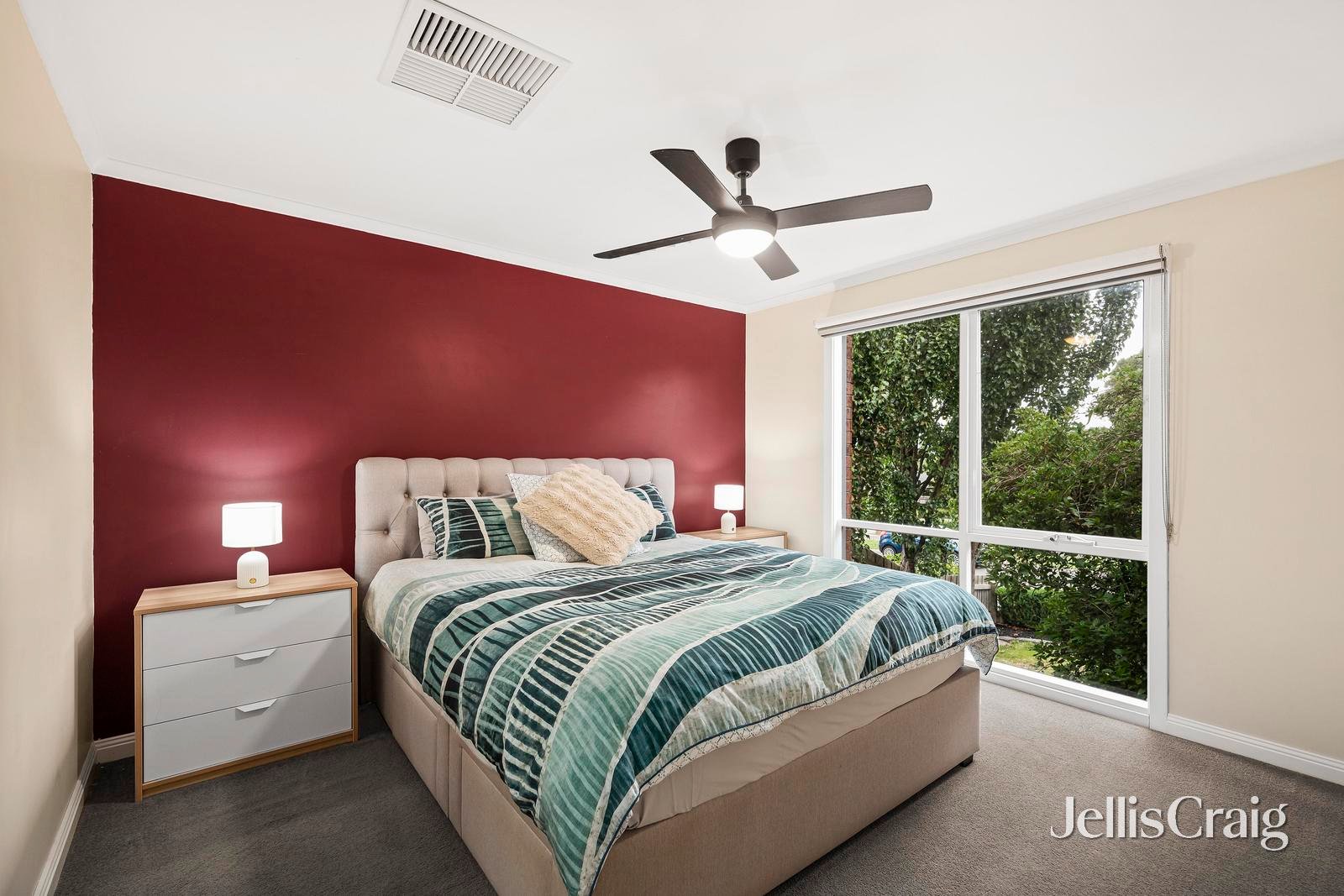 31 Chevalier Crescent, Mooroolbark image 8