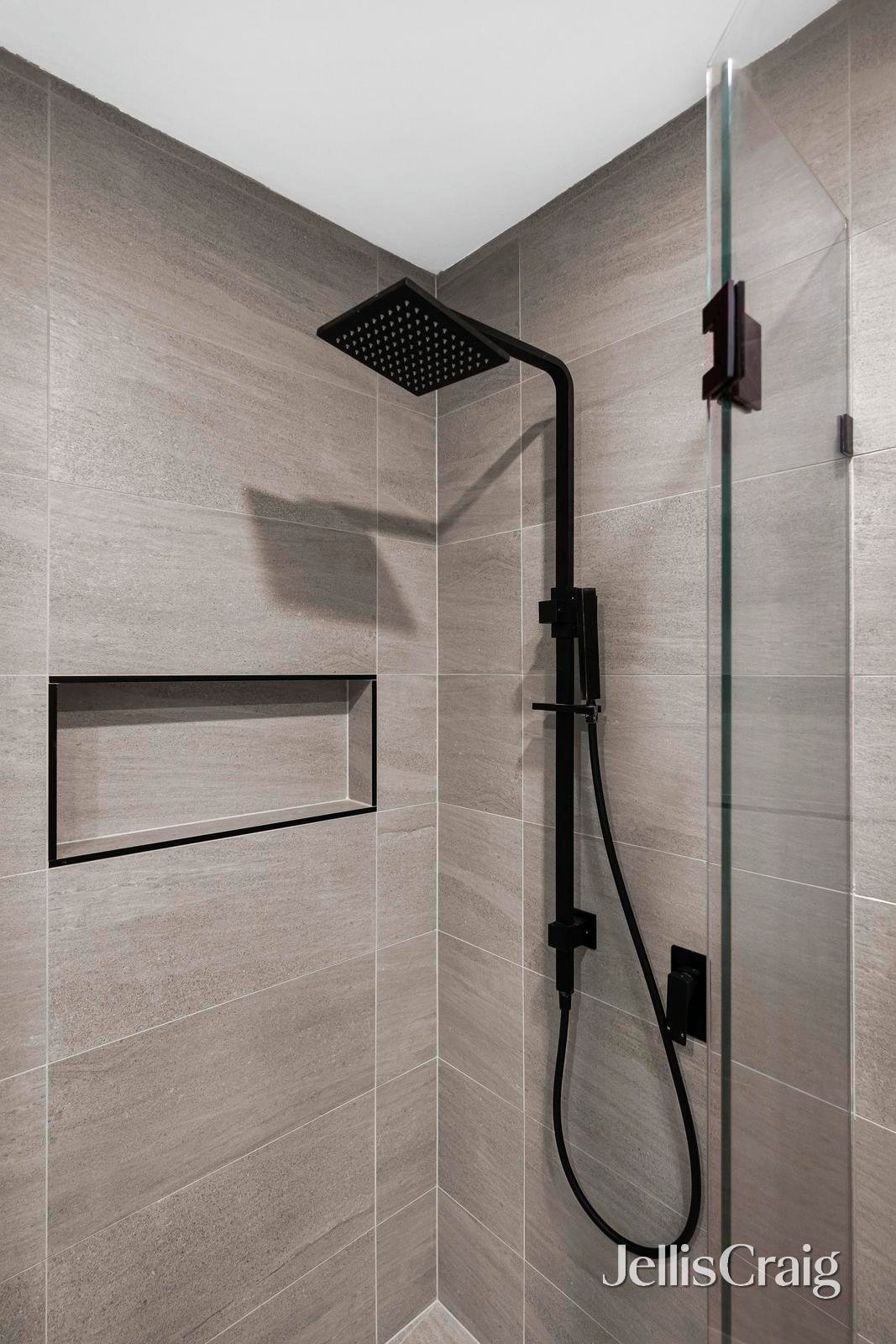 31 Chevalier Crescent, Mooroolbark image 9