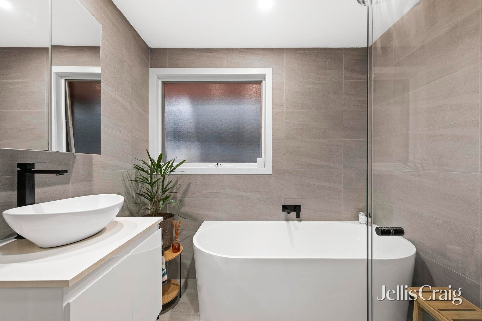 31 Chevalier Crescent, Mooroolbark image 11