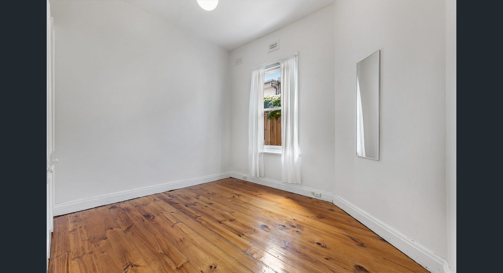 Property Gallery Thumbnail 4