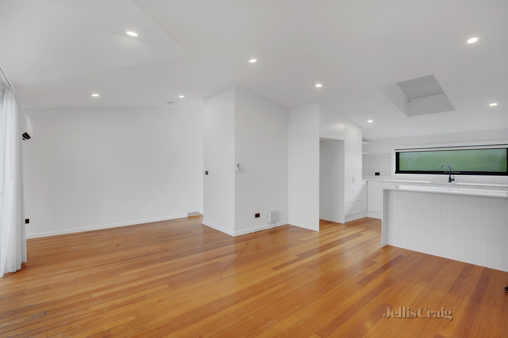 3/1 Collier Crescent, Brunswick image 1