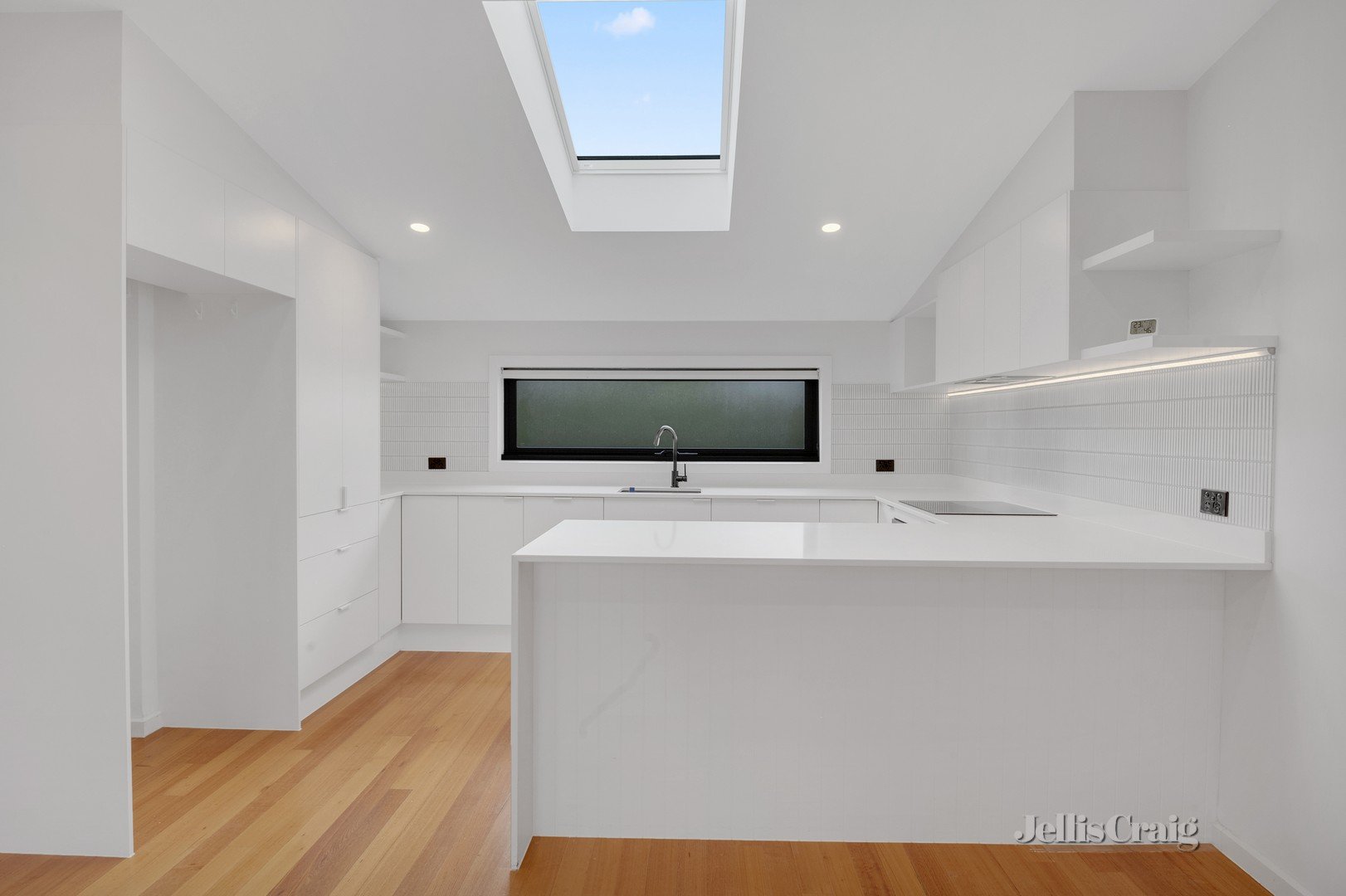 3/1 Collier Crescent, Brunswick image 6