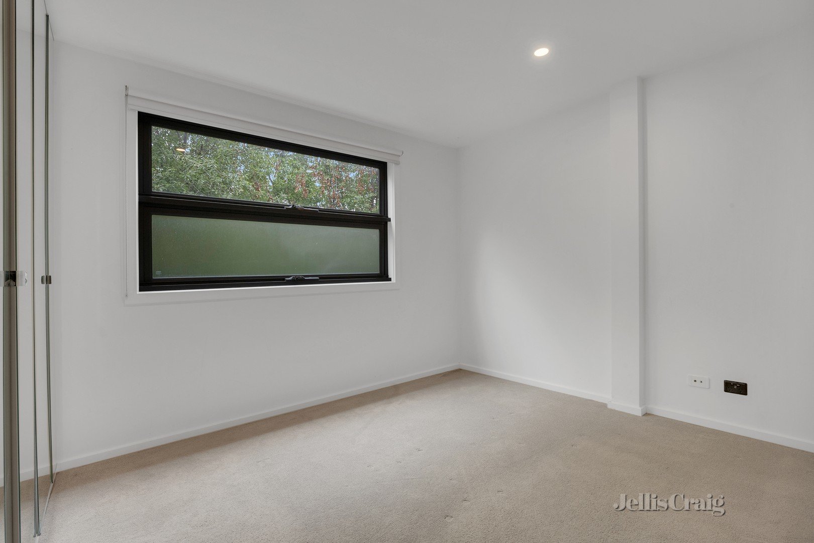 3/1 Collier Crescent, Brunswick image 9