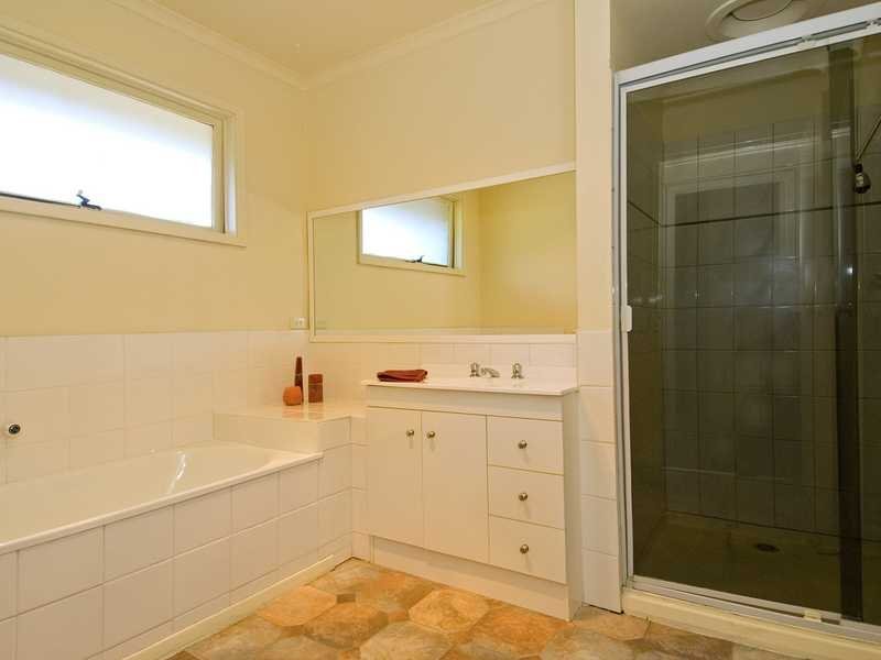 31 Cresta Street, Leopold image 6