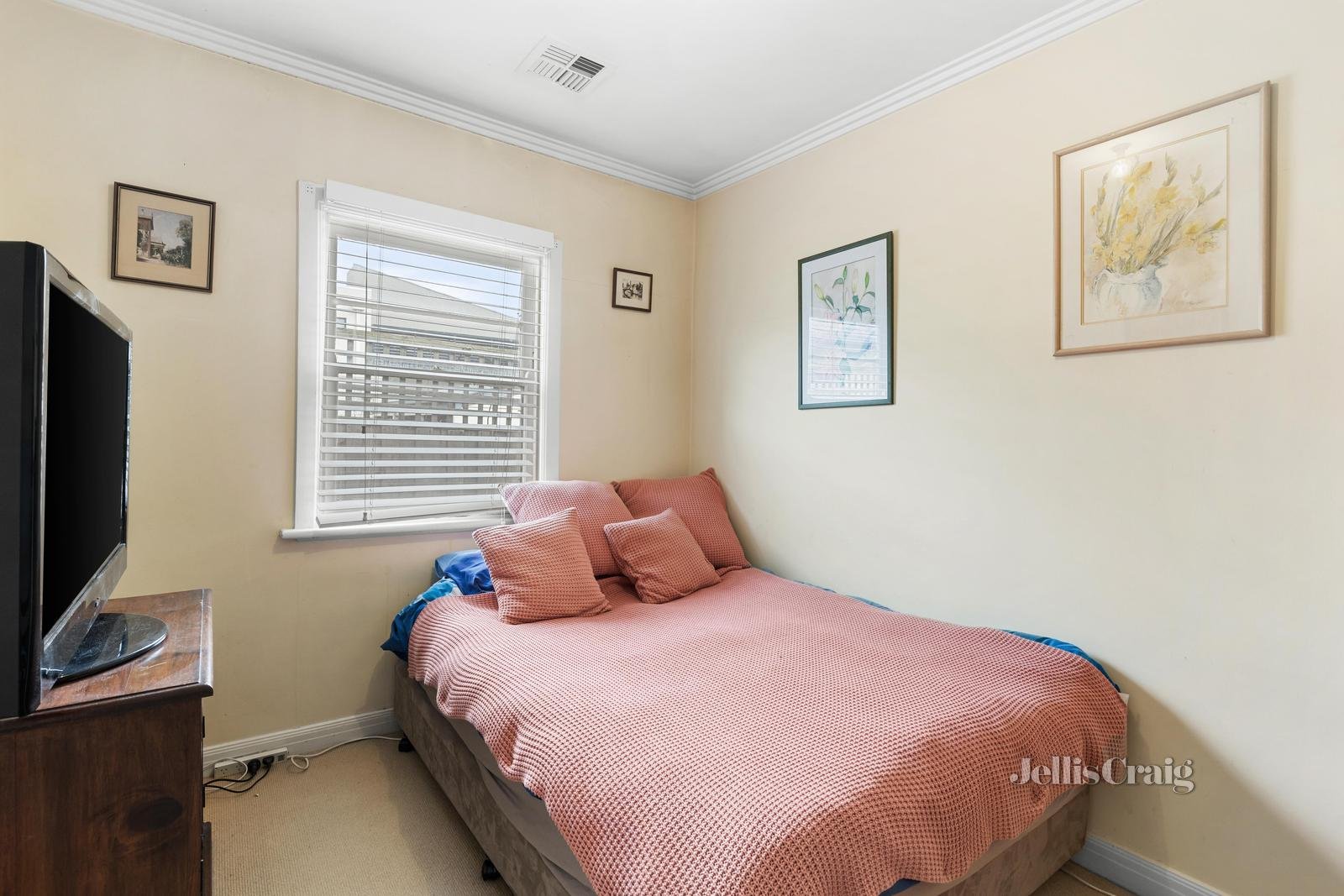 31 Dromana Avenue, Bentleigh East image 7