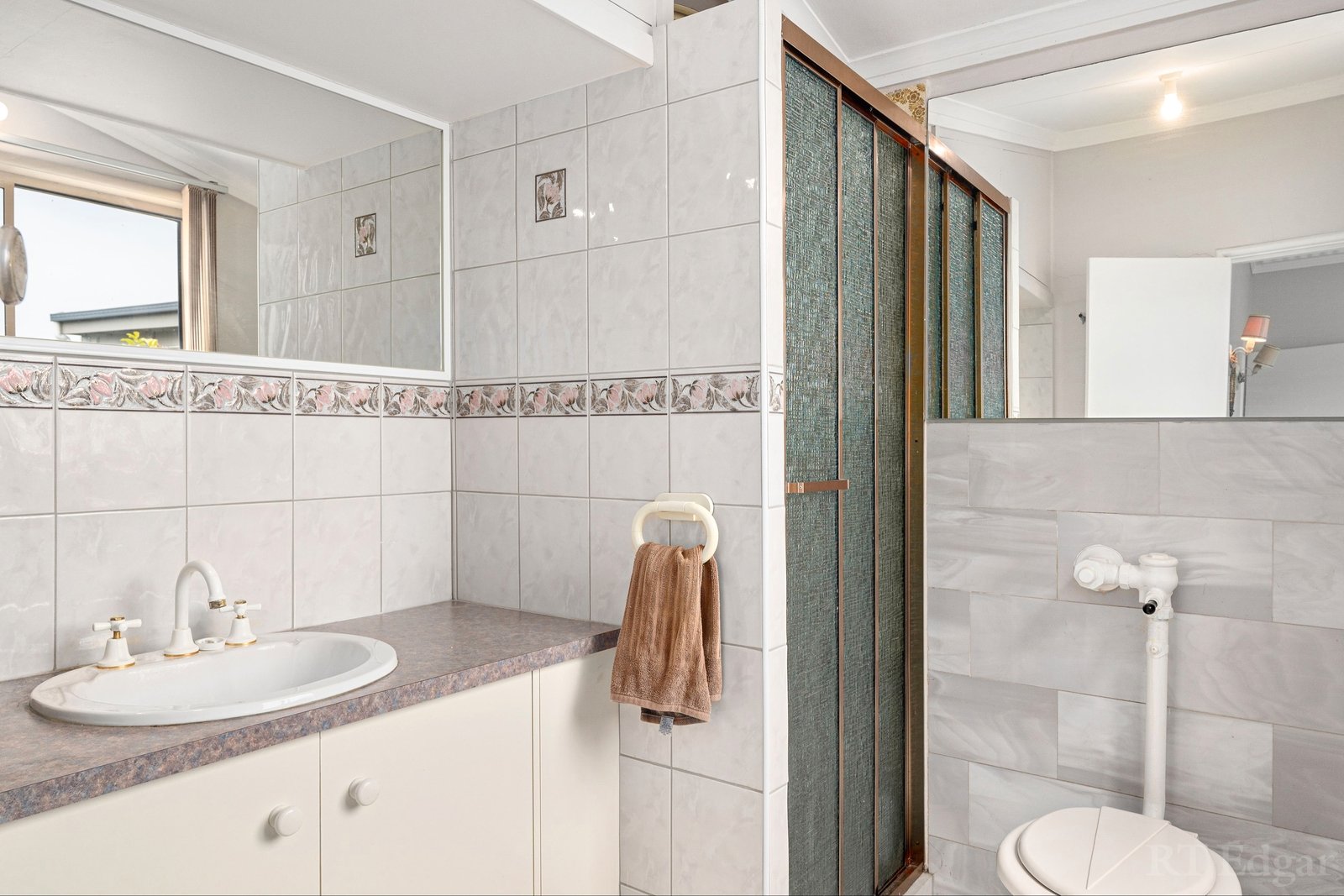 Property Gallery Thumbnail 16
