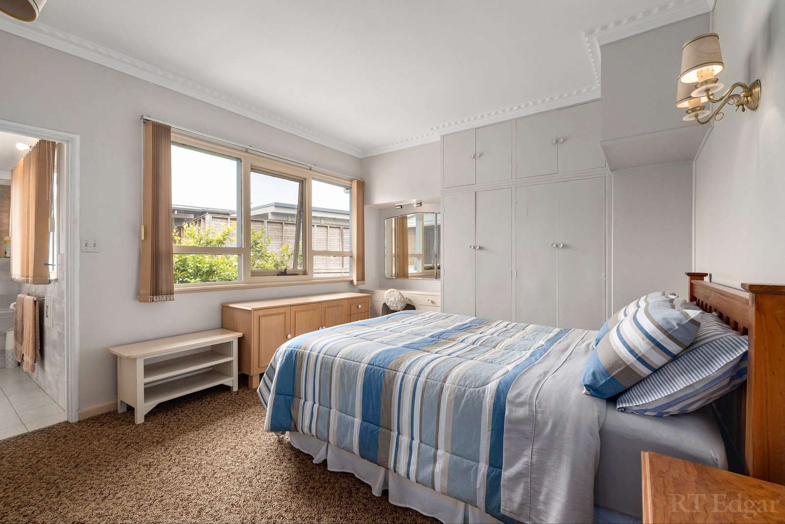 Property Gallery Thumbnail 18