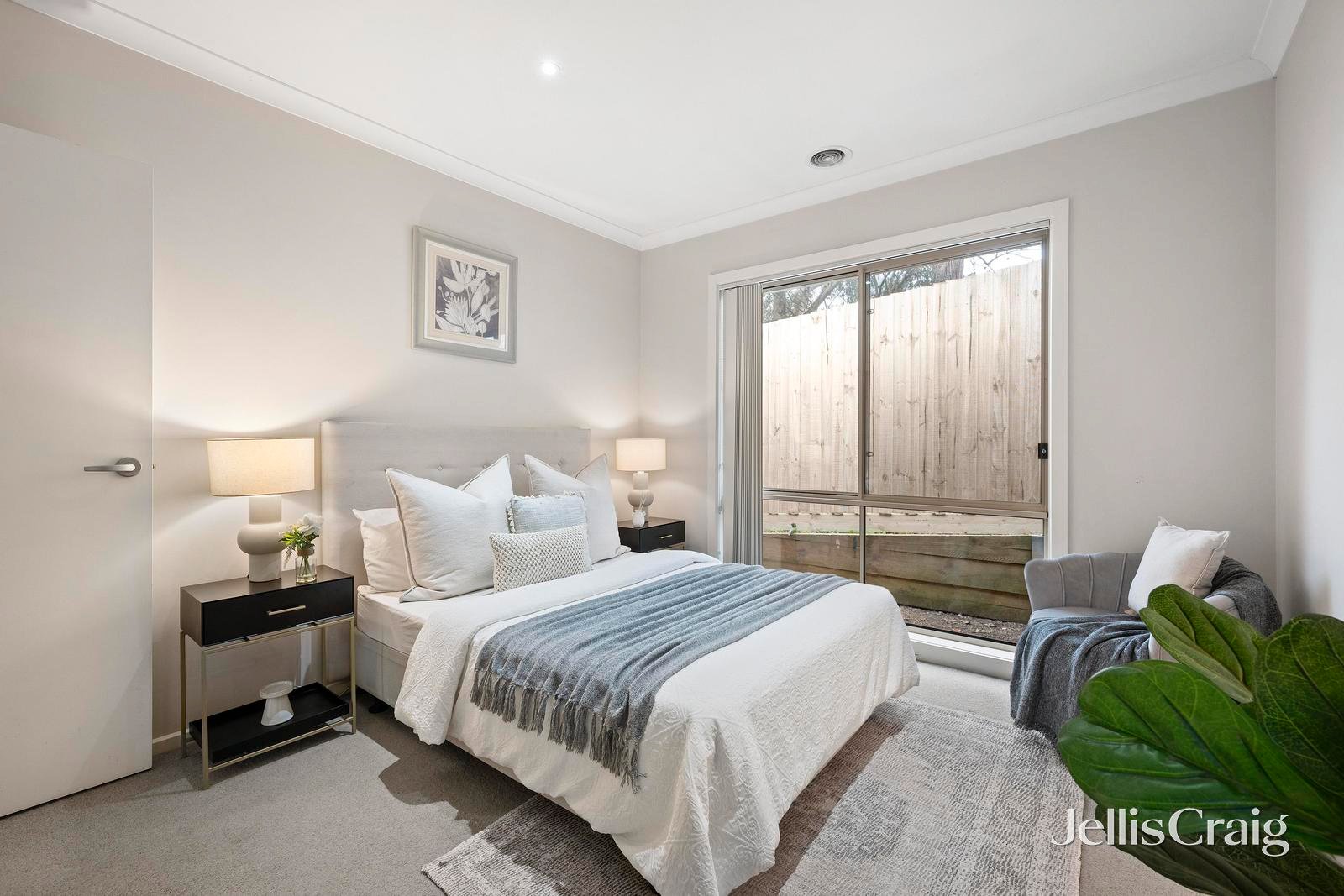 3/1 Elaine Court, Mooroolbark image 6