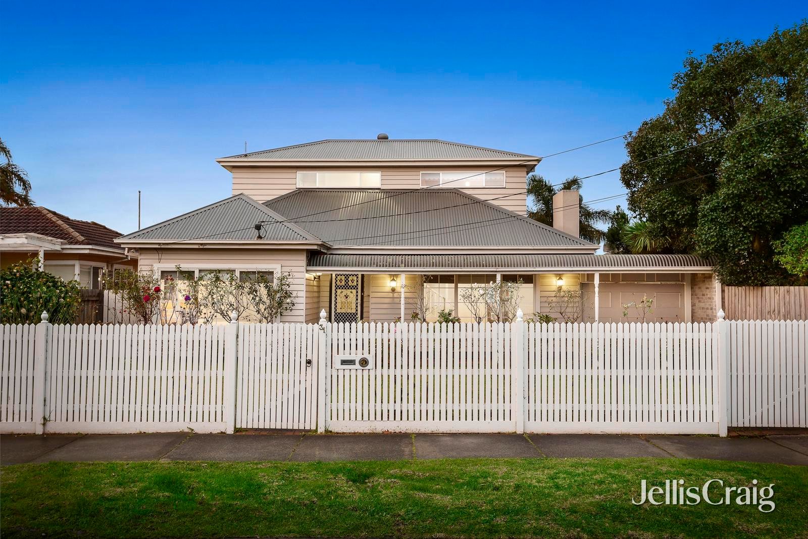 31 Elliot Street, Parkdale image 1