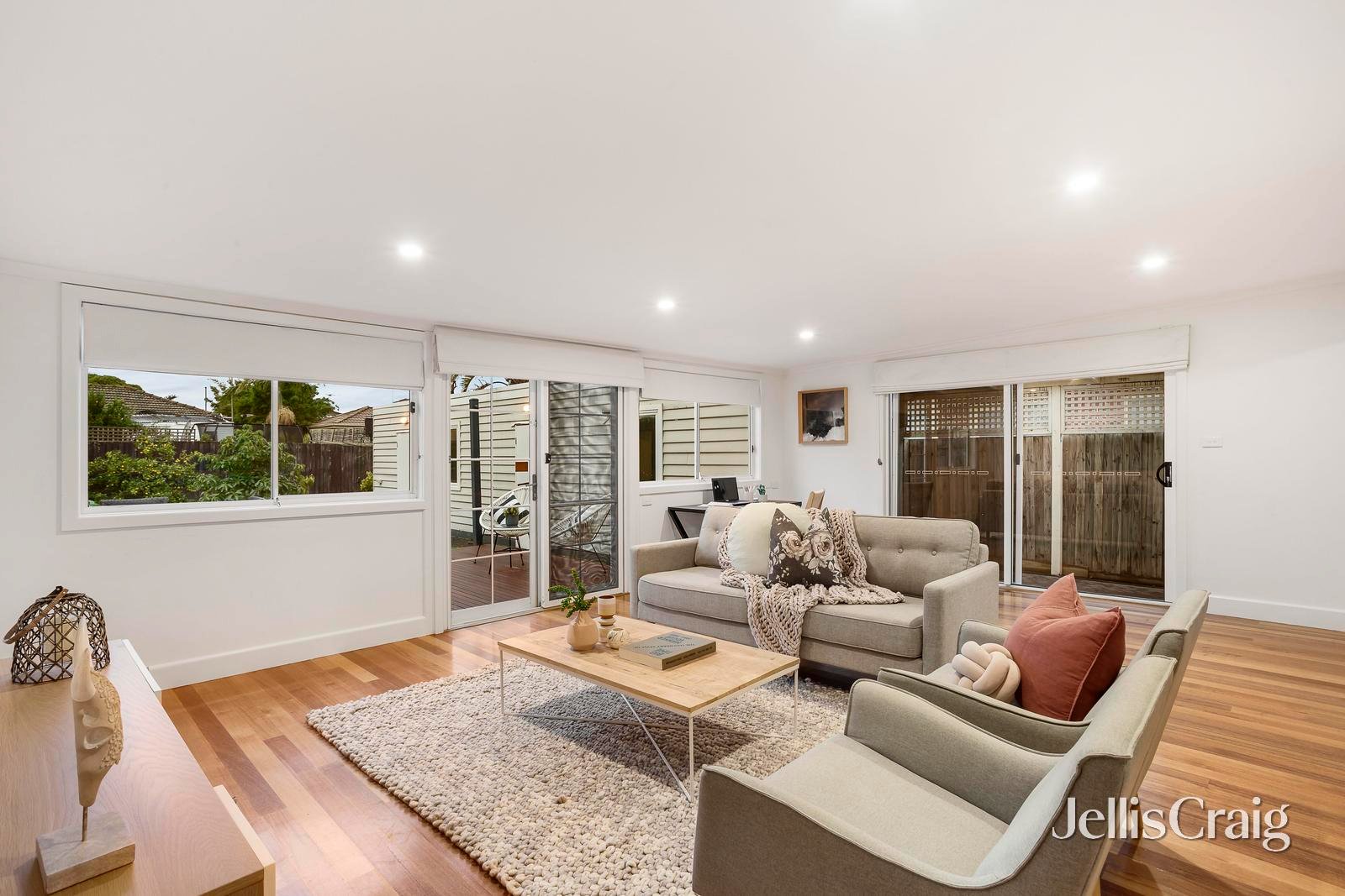 31 Elliot Street, Parkdale image 2