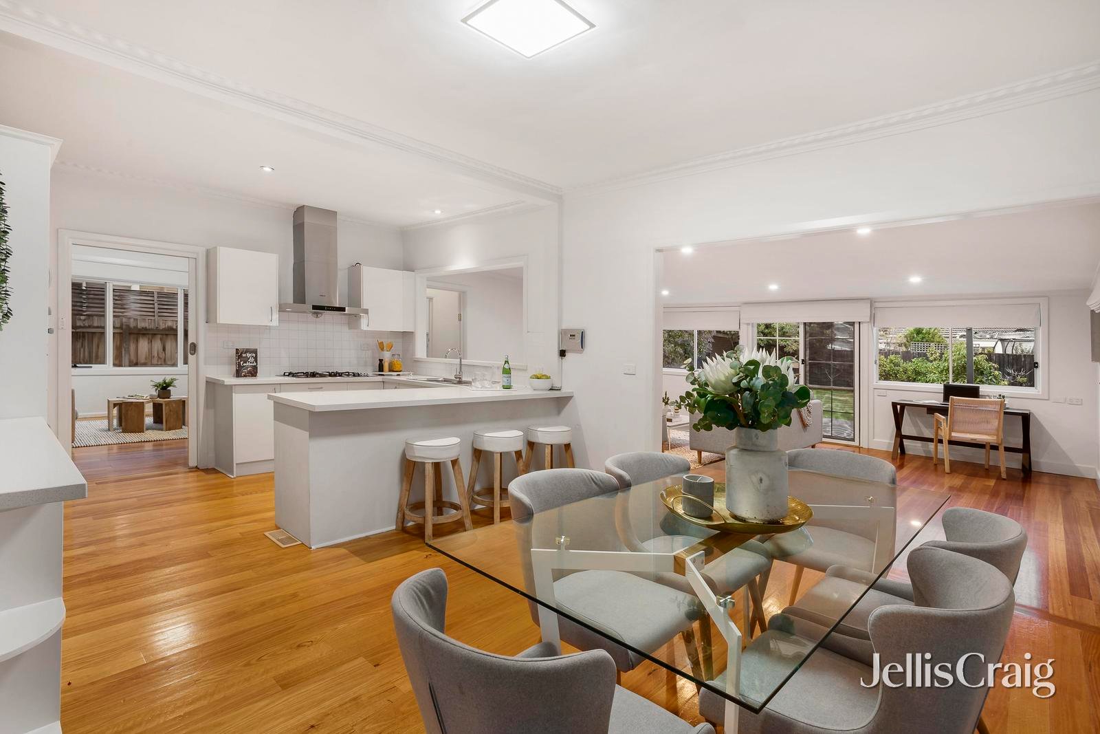 31 Elliot Street, Parkdale image 4