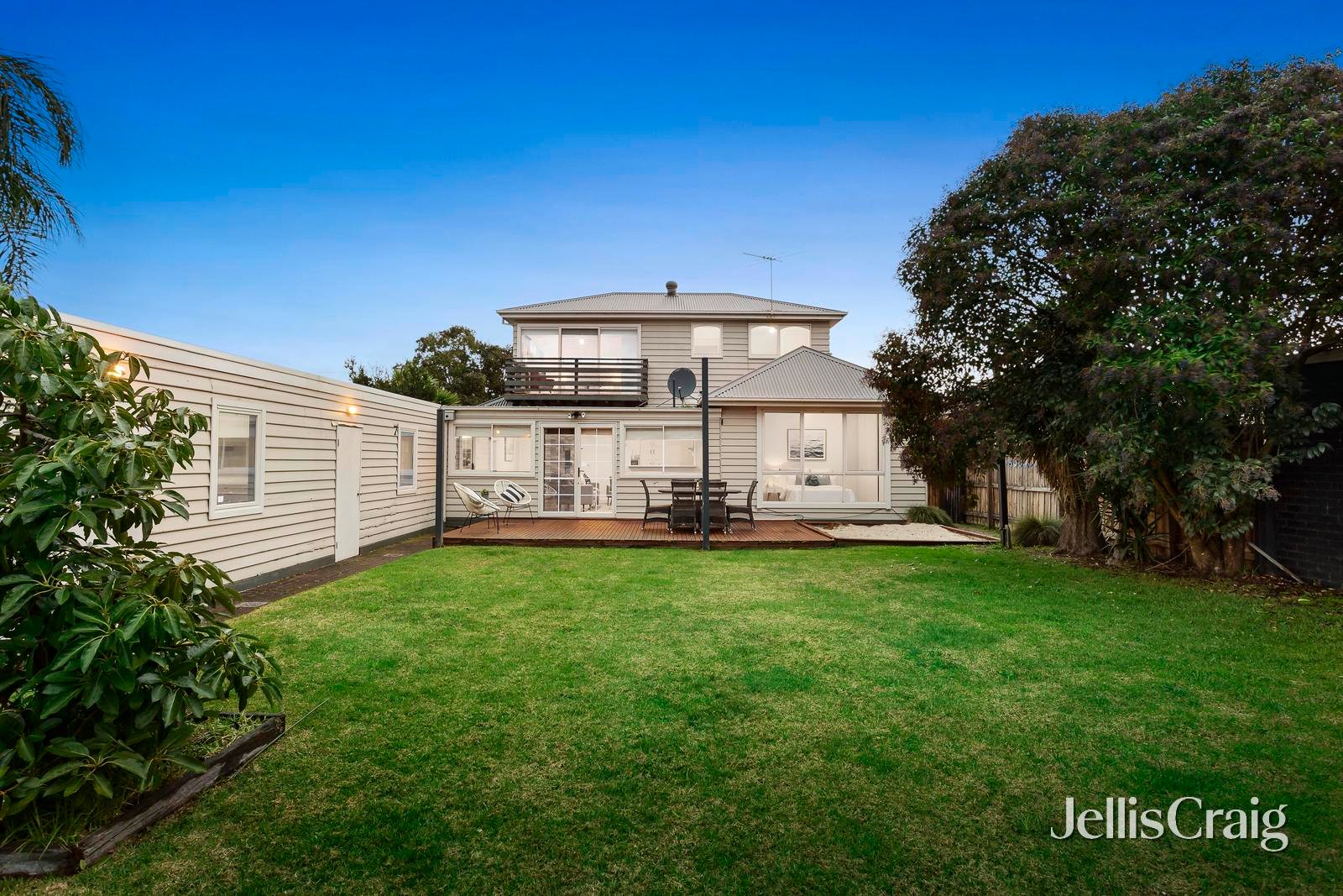 31 Elliot Street, Parkdale image 10