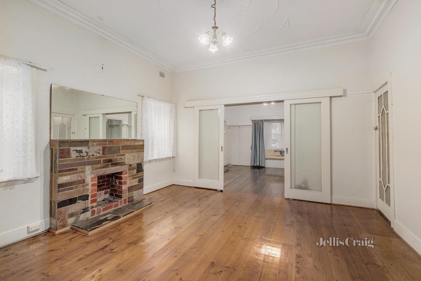 31 Gardenia Street, Blackburn image 3