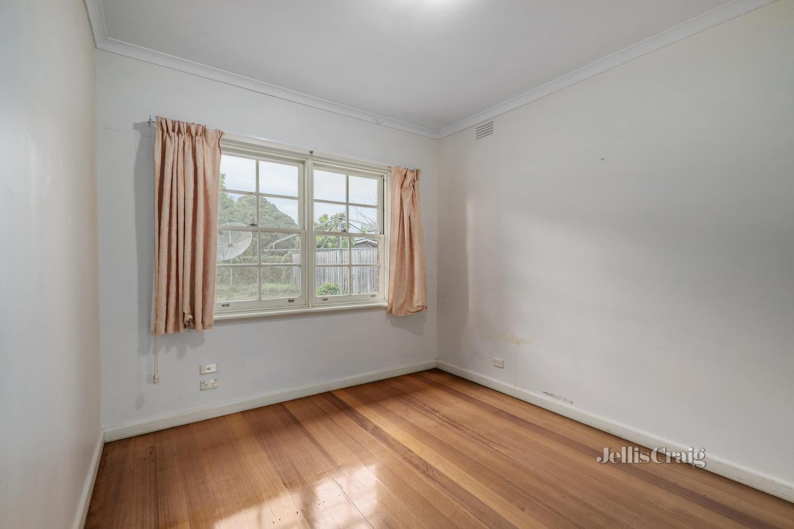 31 Gardenia Street, Blackburn image 6