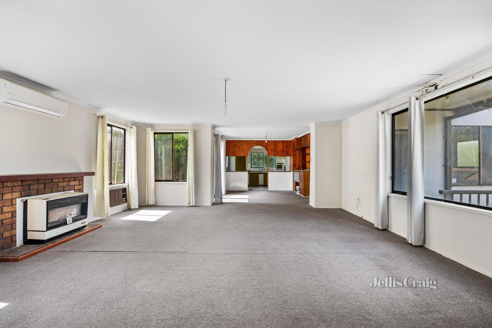 31 Glen Cairn Avenue, Ringwood image 3