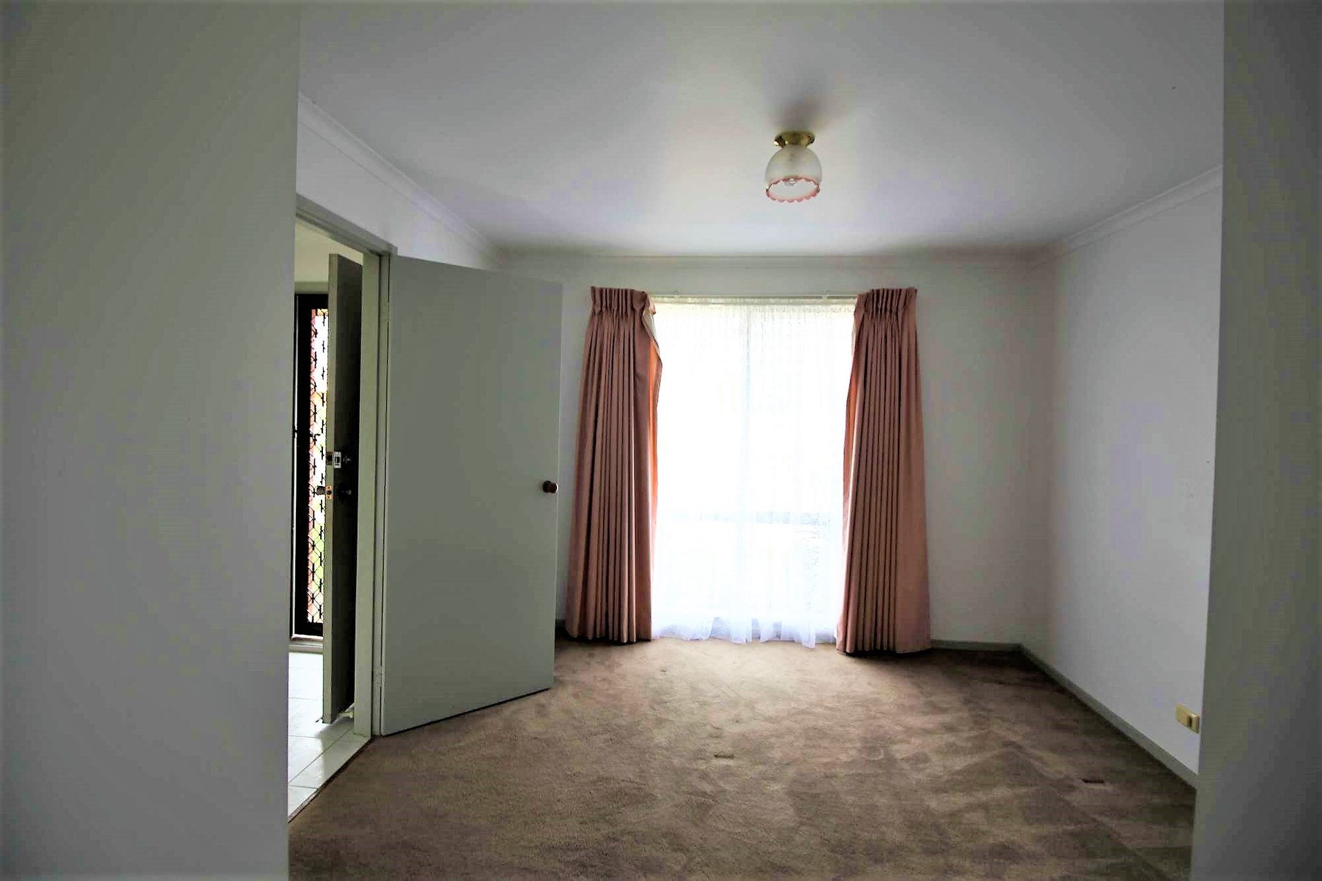 31 Govett Crescent, St Albans Park image 2
