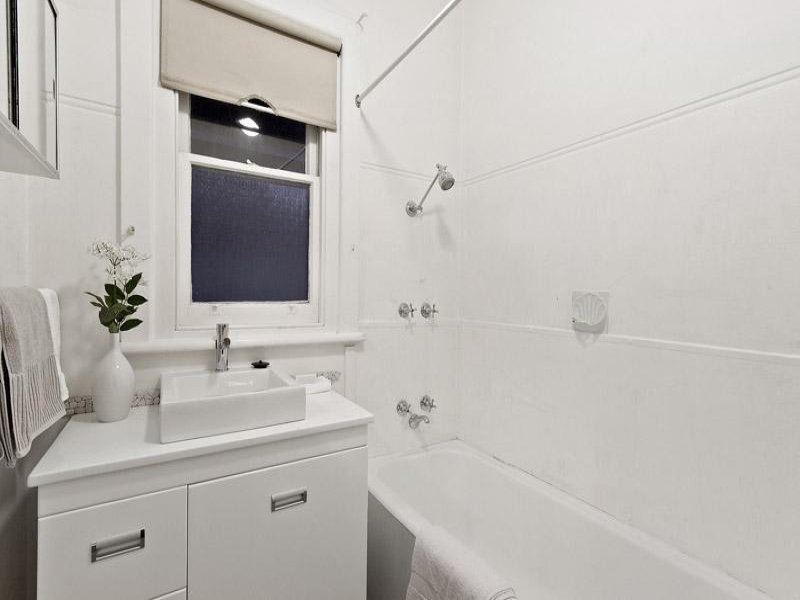 Property Gallery Thumbnail 6