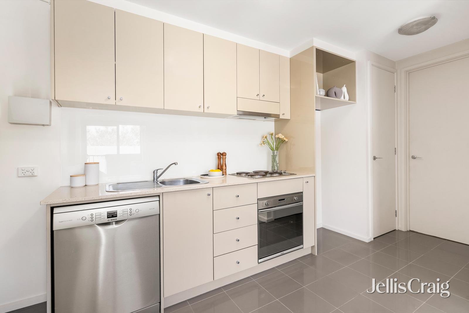 3/1 Gumbri Place, Brunswick image 2