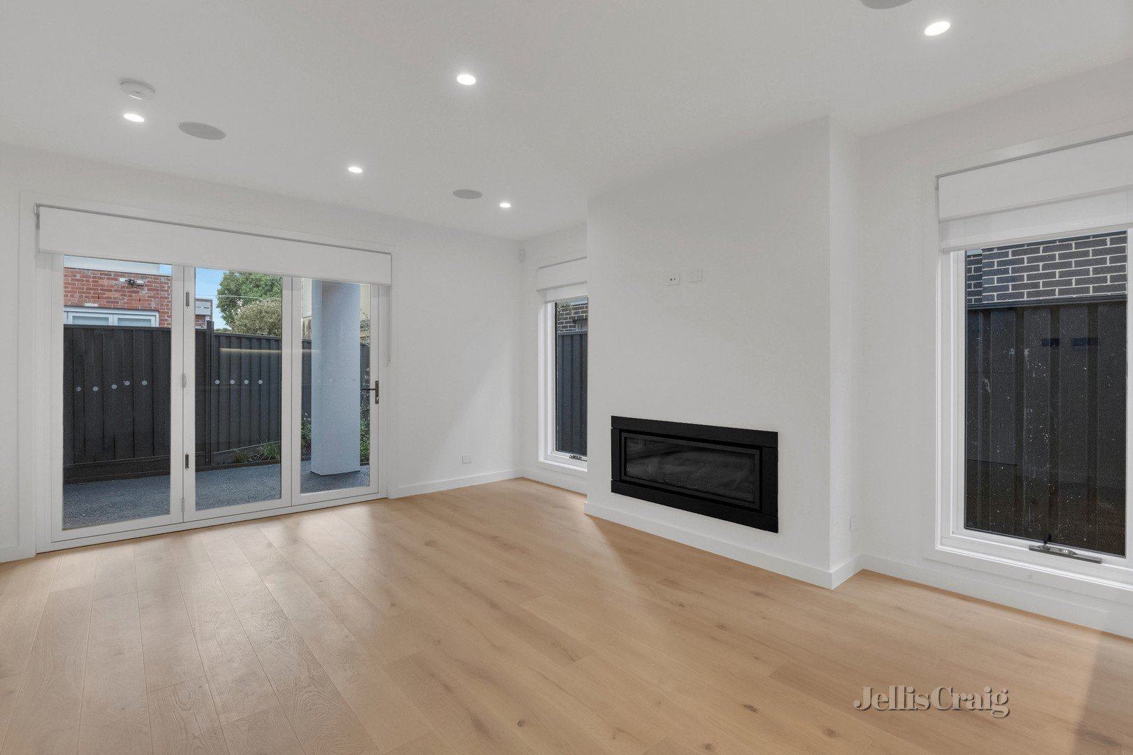 3/1 Hazel Grove, Pascoe Vale image 3