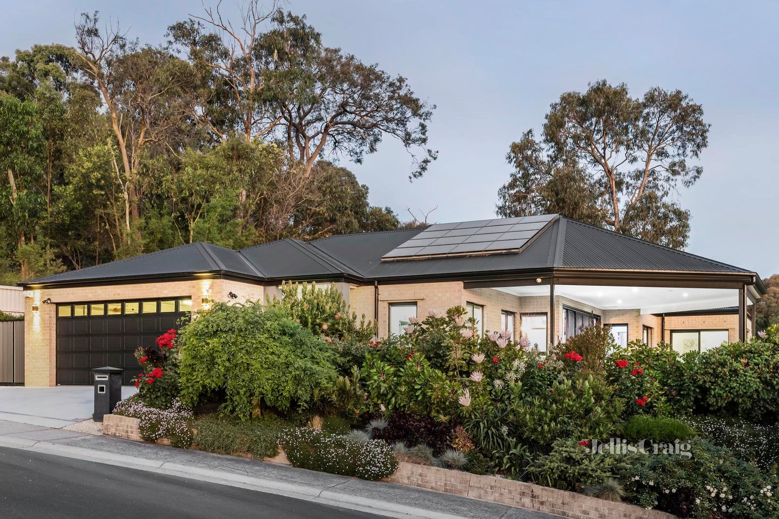 31 Heritage Drive, Lilydale image 1