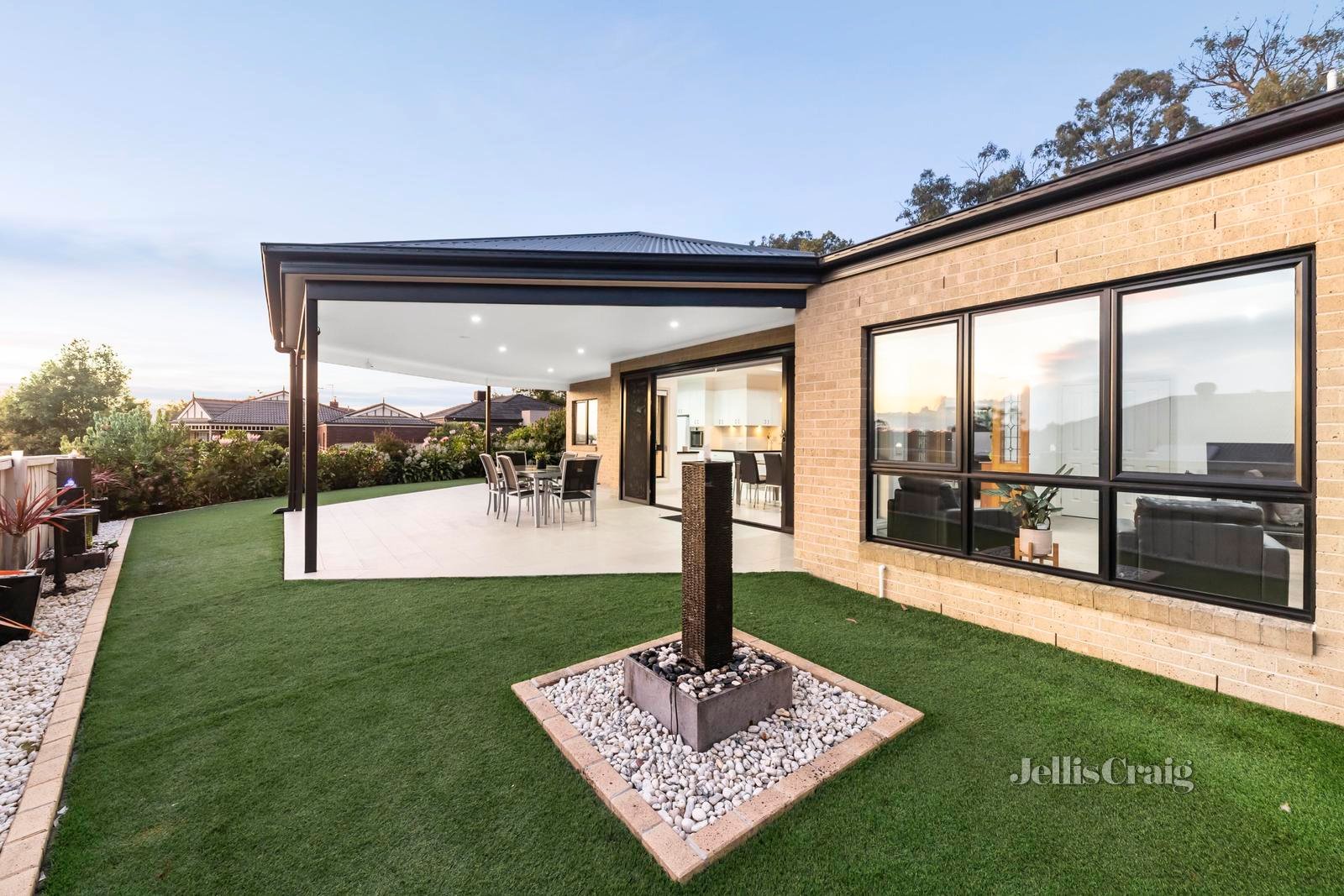 31 Heritage Drive, Lilydale image 2
