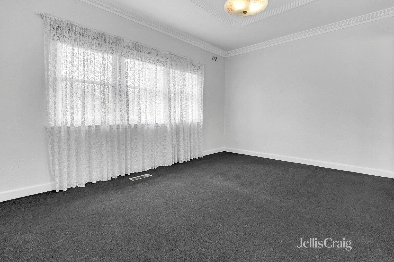 31 Hotham Road, Niddrie image 6