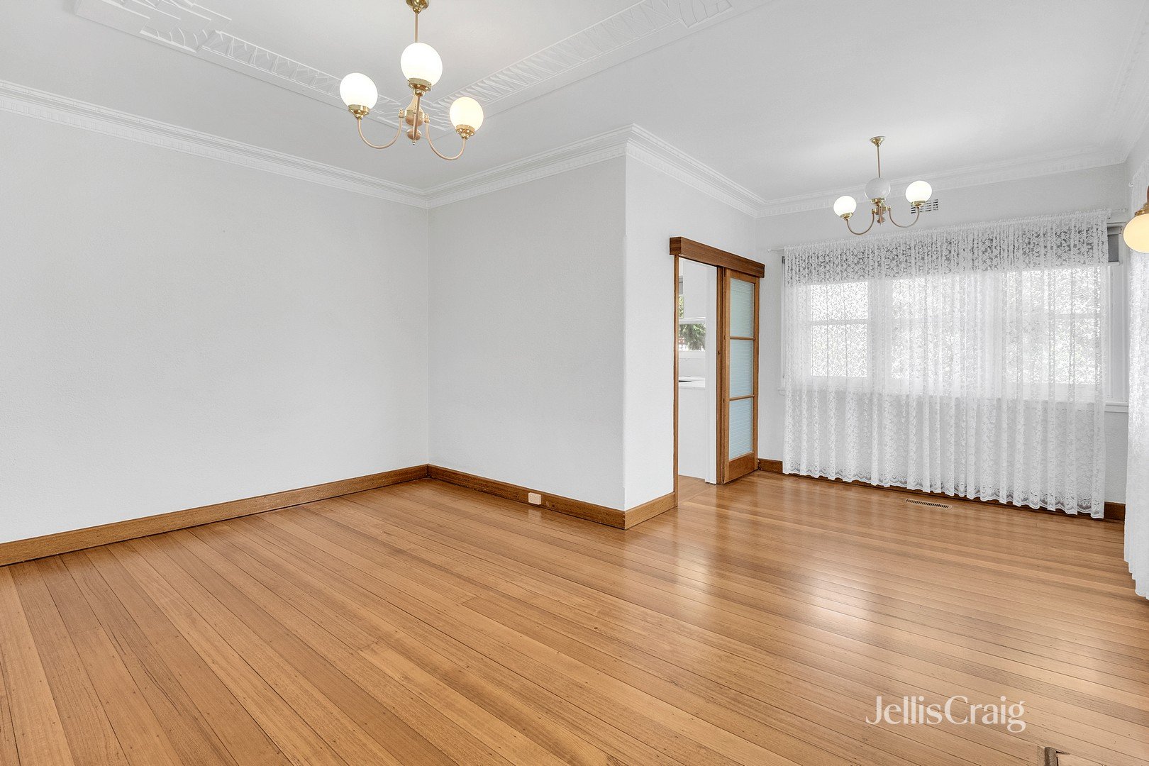 31 Hotham Road, Niddrie image 2