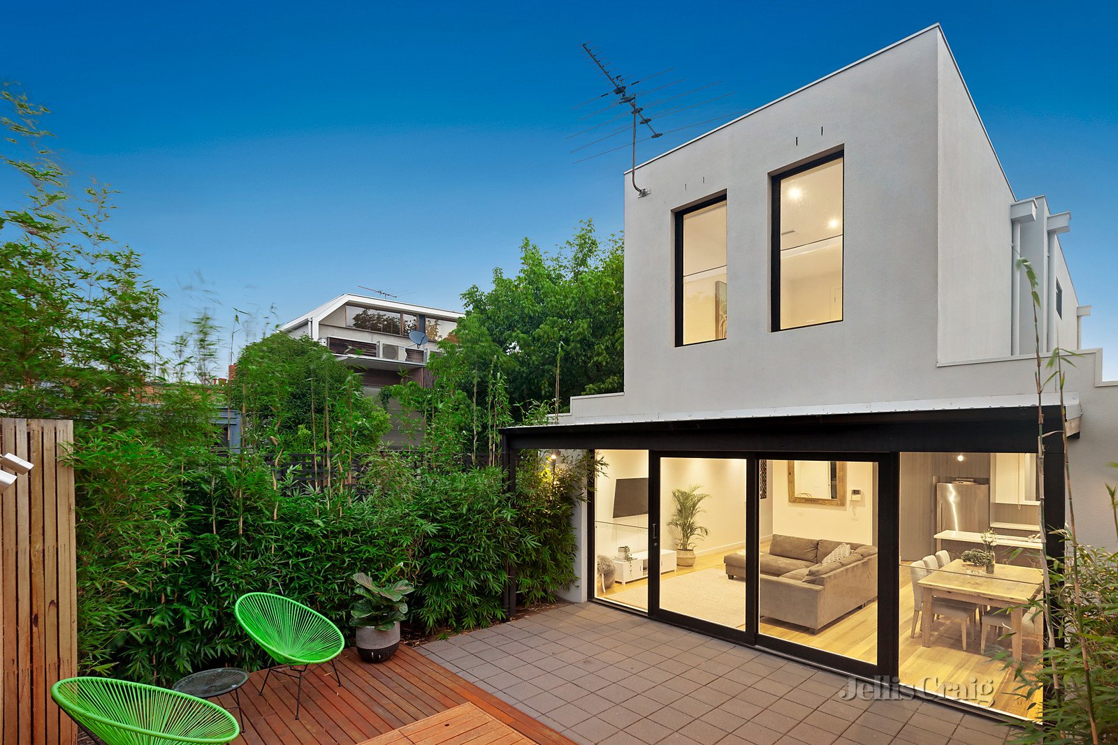 31 Irymple Avenue, Glen Iris image 2