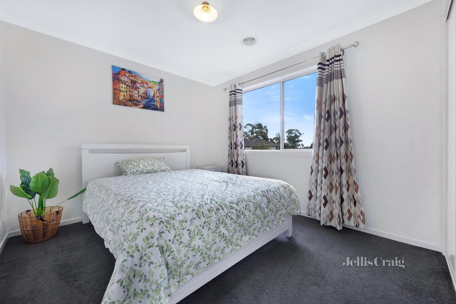 31 Jade Circuit, Burwood East image 6