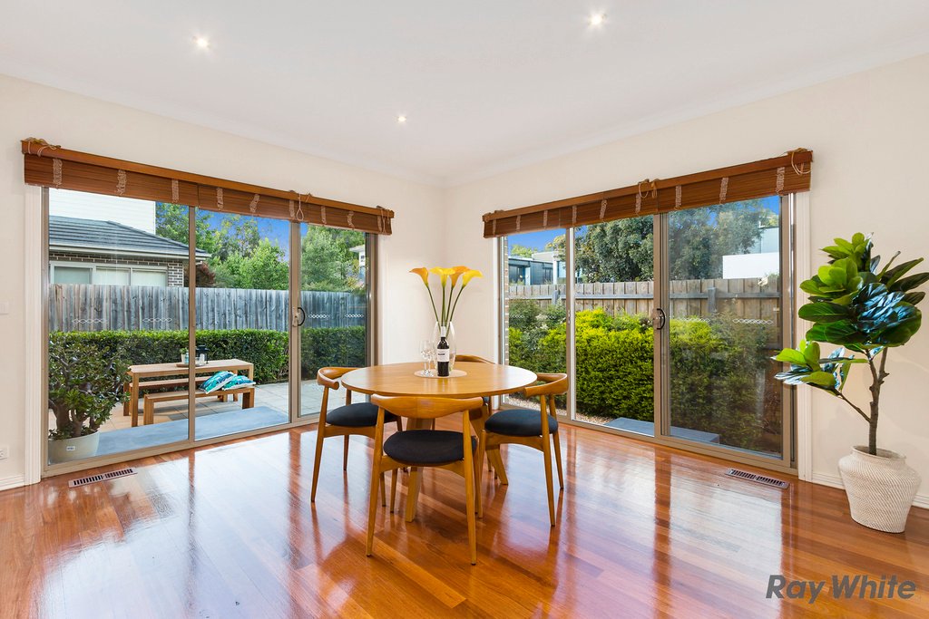 31 Kingswood Rise, Box Hill South image 3