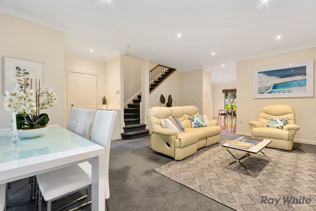31 Kingswood Rise, Box Hill South image 5