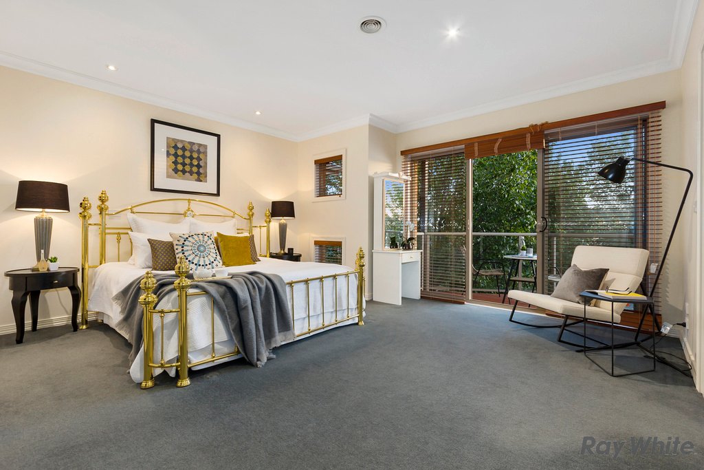 31 Kingswood Rise, Box Hill South image 7