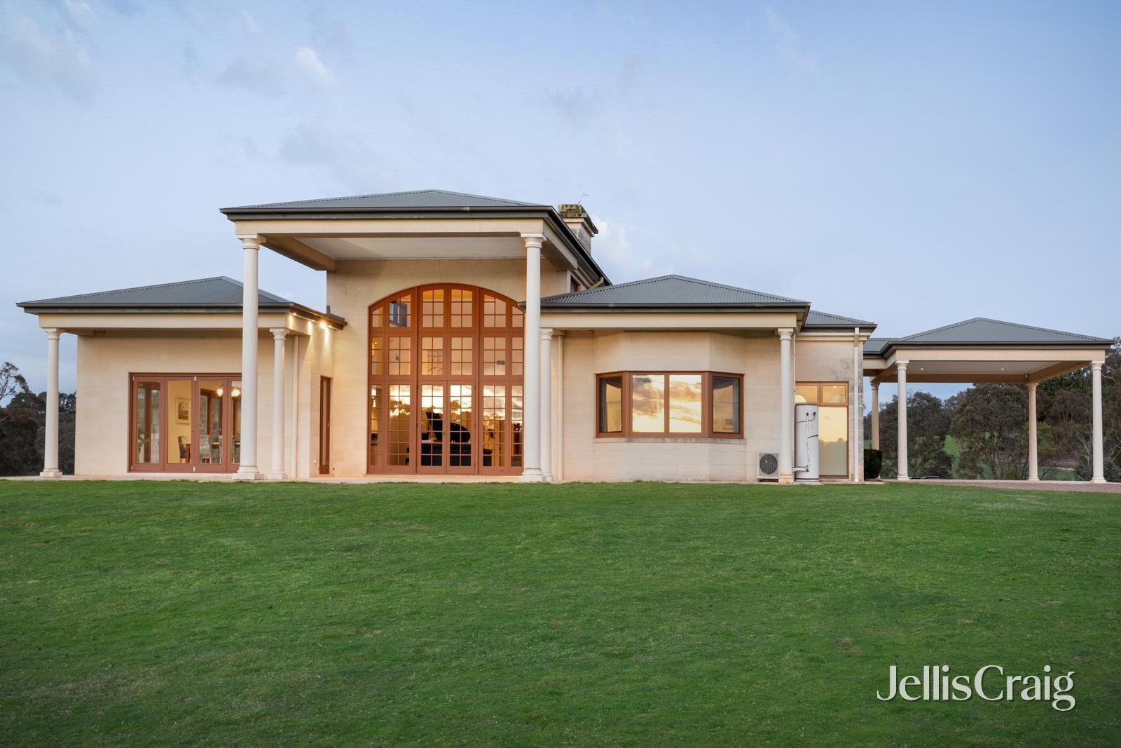 31 Laceys Road, Cottles Bridge image 2
