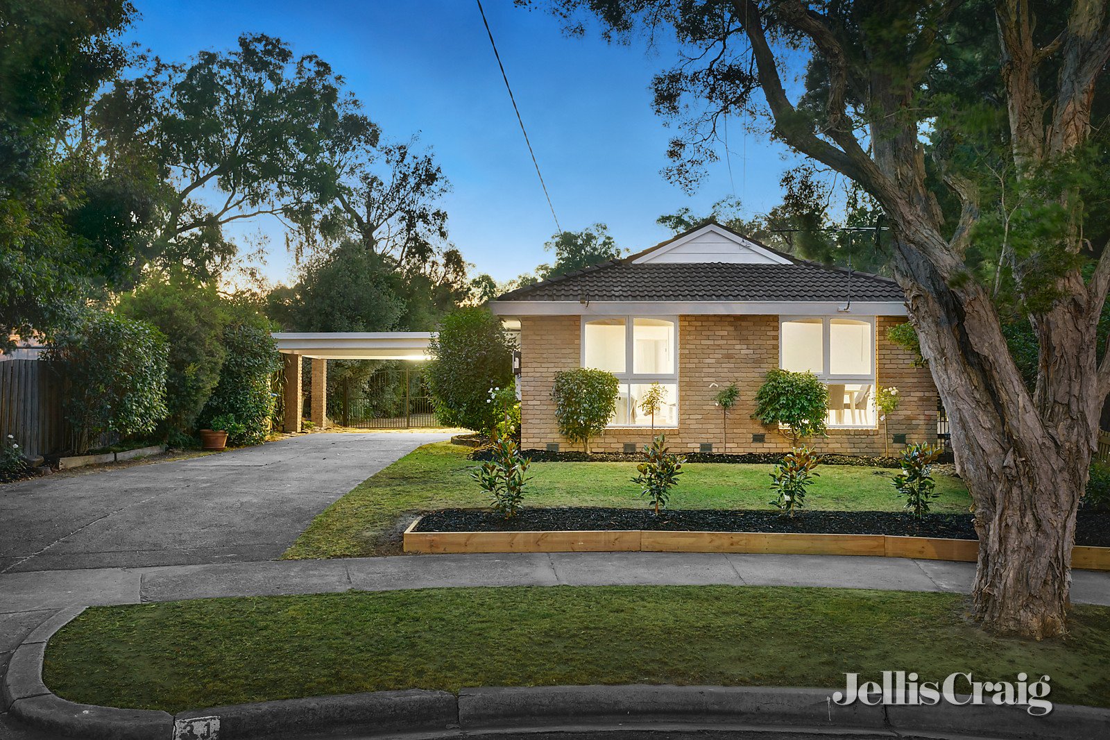 31 Landstrom Quadrant, Kilsyth image 1