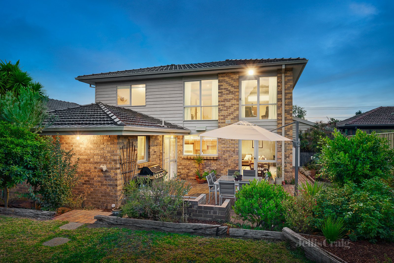 31 Leatherwood Crescent, Wheelers Hill image 1