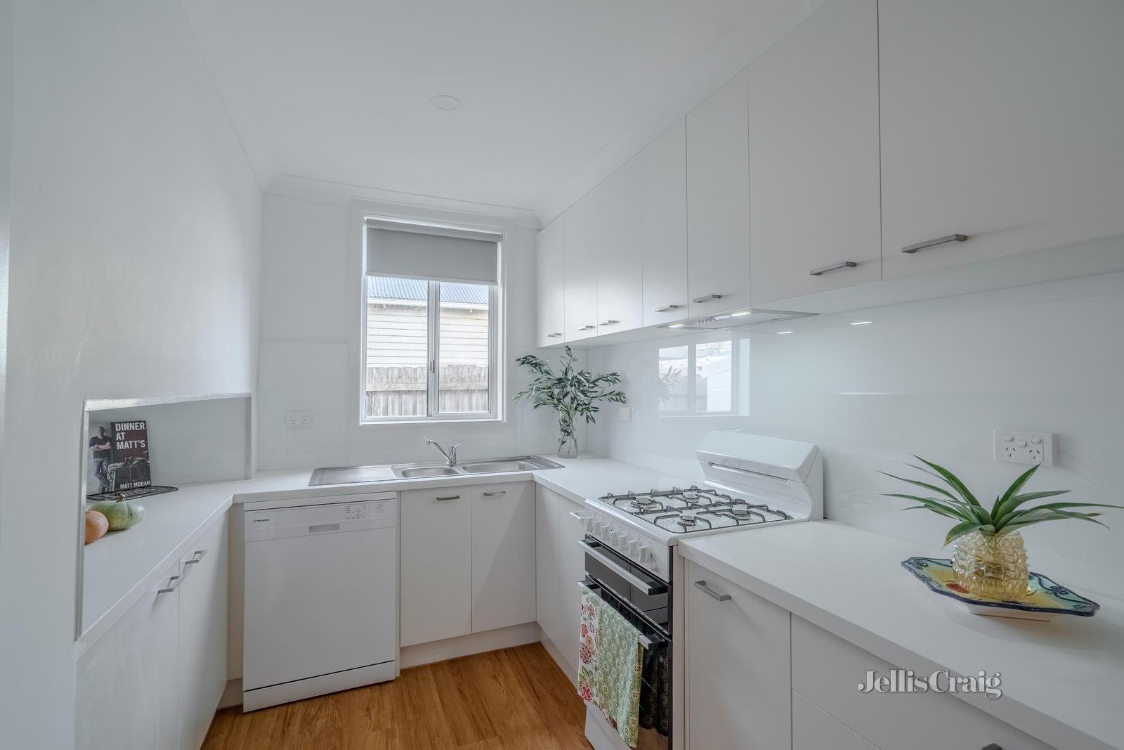31 Liverpool Street, Footscray image 3
