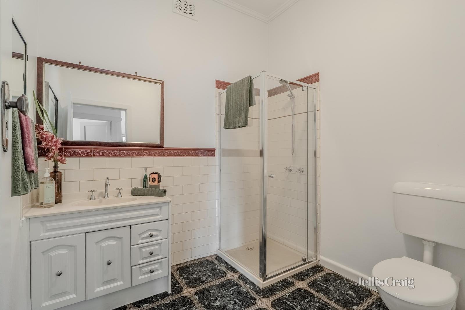 31 Liverpool Street, Footscray image 6