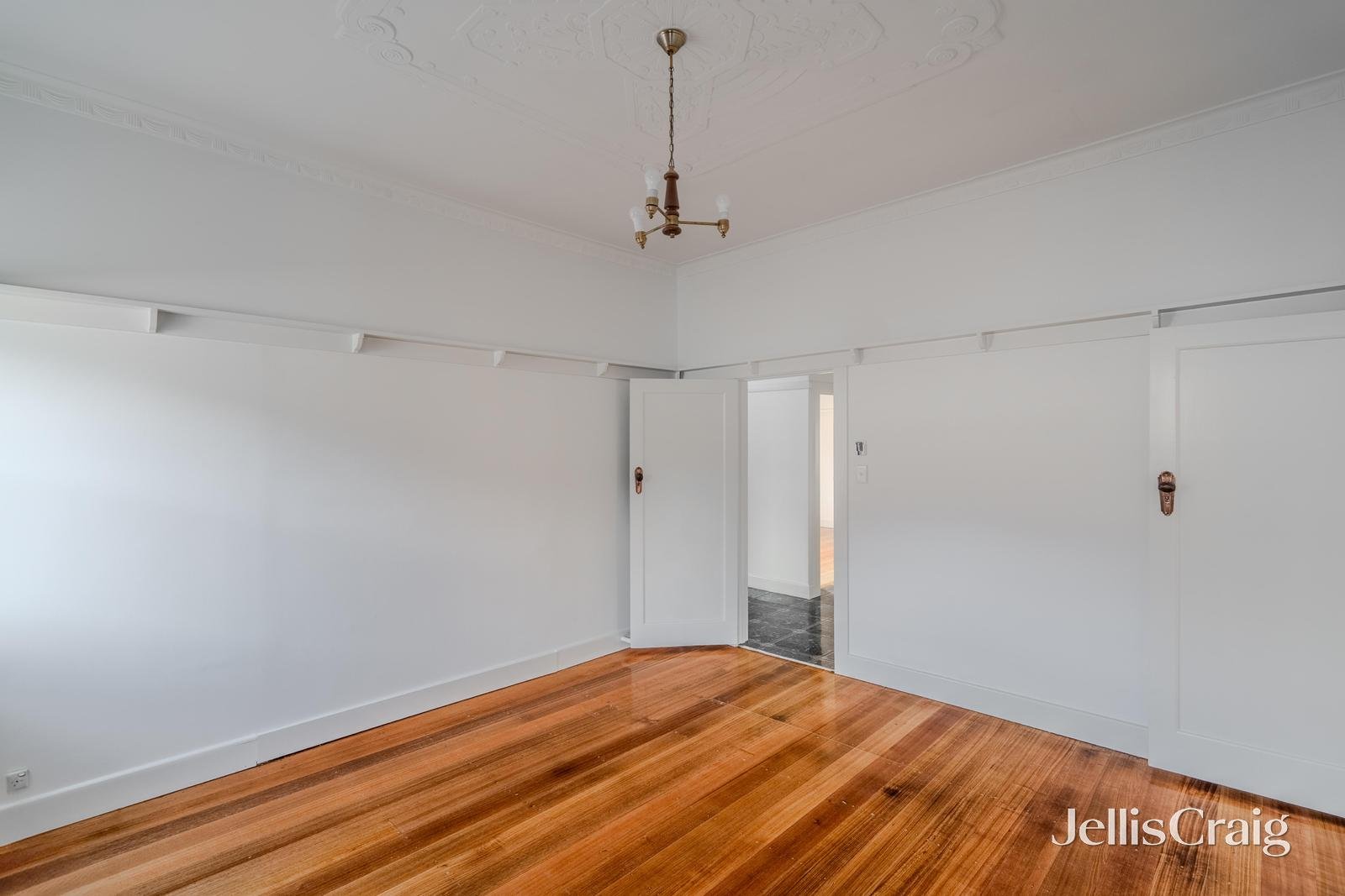 31 Liverpool Street, Footscray image 7